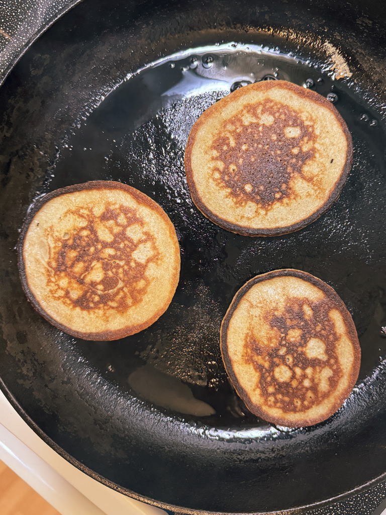 Banana Oatmeal Panckes Griddle