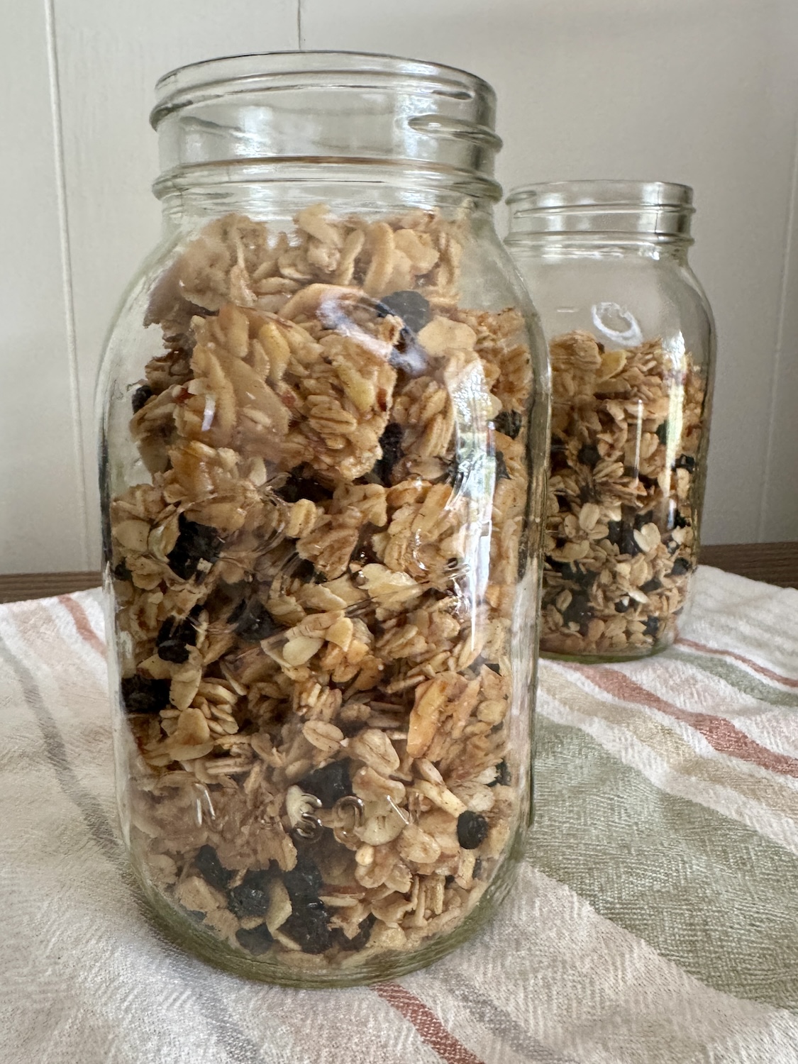 Blueberry muffin granola in a mason jar